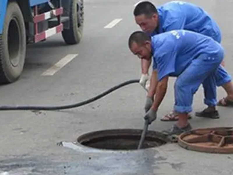 南京市政公司清理污水管网