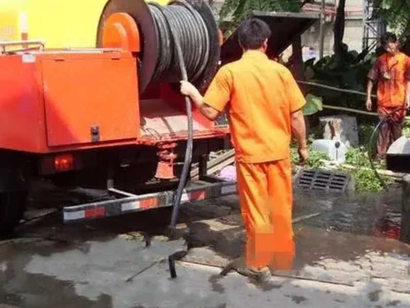 做最好准备服务南京雨花区板桥专职地下室吸污及化粪池清理