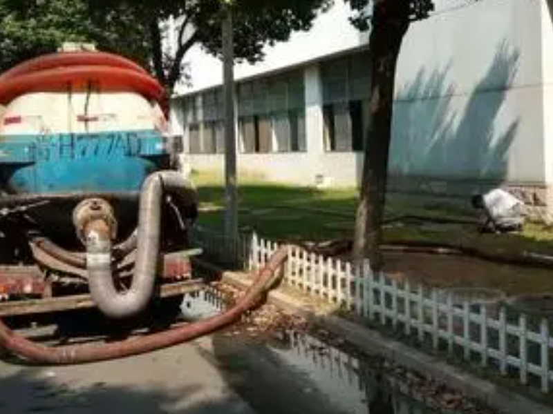 南京溧水洪蓝镇高压清洗管道,清理化粪池,抽泥浆