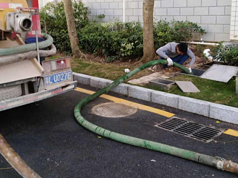 南京铁心桥长期优惠承包清理化粪池 抽隔油池