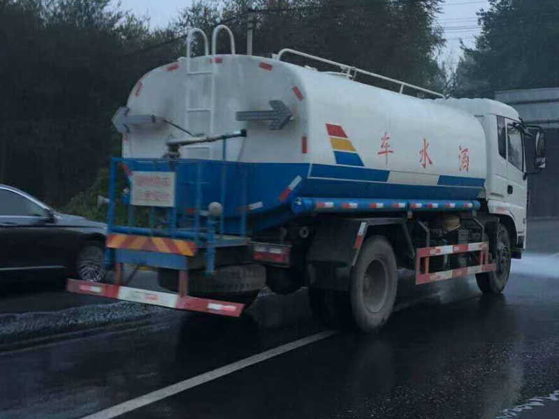 南京市政管道清淤小区化粪池清理、各种型号工程车作业